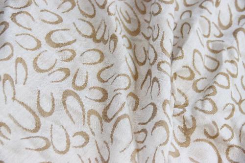 Relaxed-weave-jacquard-Boomerang