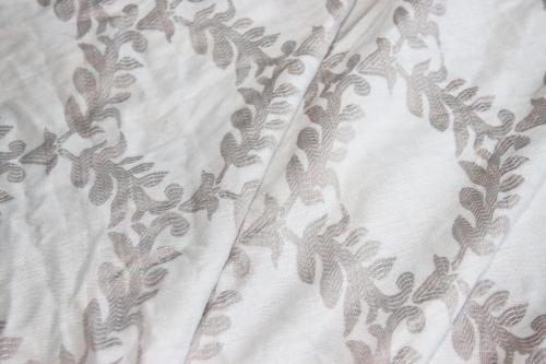 Relaxed-weave-jacquard-Fern-Damask